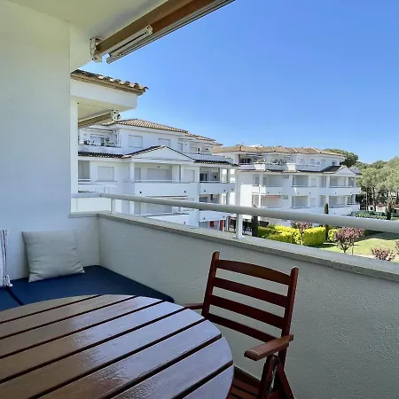 Mar F 304 Apartment